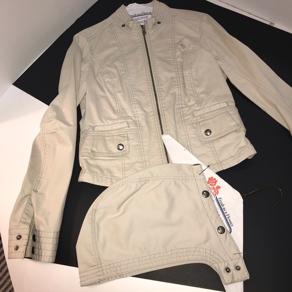 Abercrombie and Fitch wind jacket - Picture 3 of 4